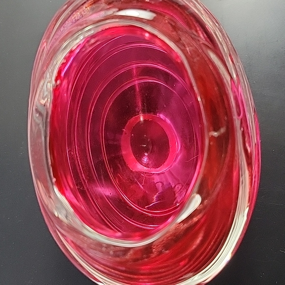 Heart Vase - Picture 2 of 3